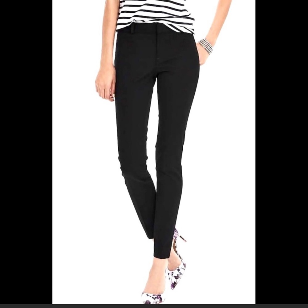 Brand new with tags; Dark Navy;Sloan fit; Stretch Fabric.